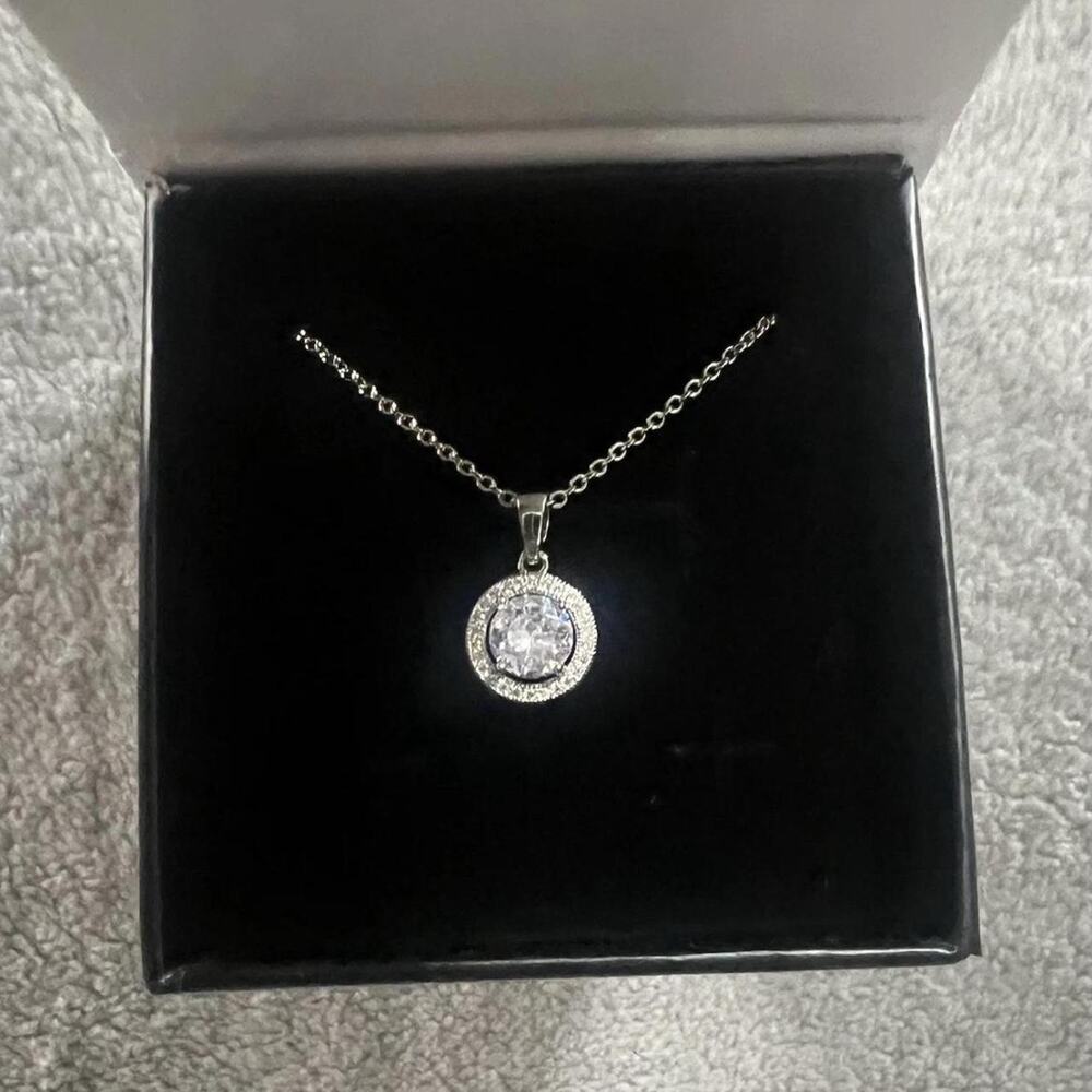 Cate & chloe blake 18k white gold pendant necklace new in box